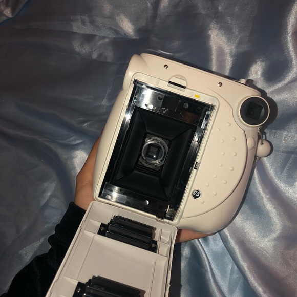 Fijifilm Instax 7s with Pink Case - Picture 4 of 4